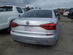 2016 Volkswagen Passat S Серебряный vin: 1VWAT7A30GC034409