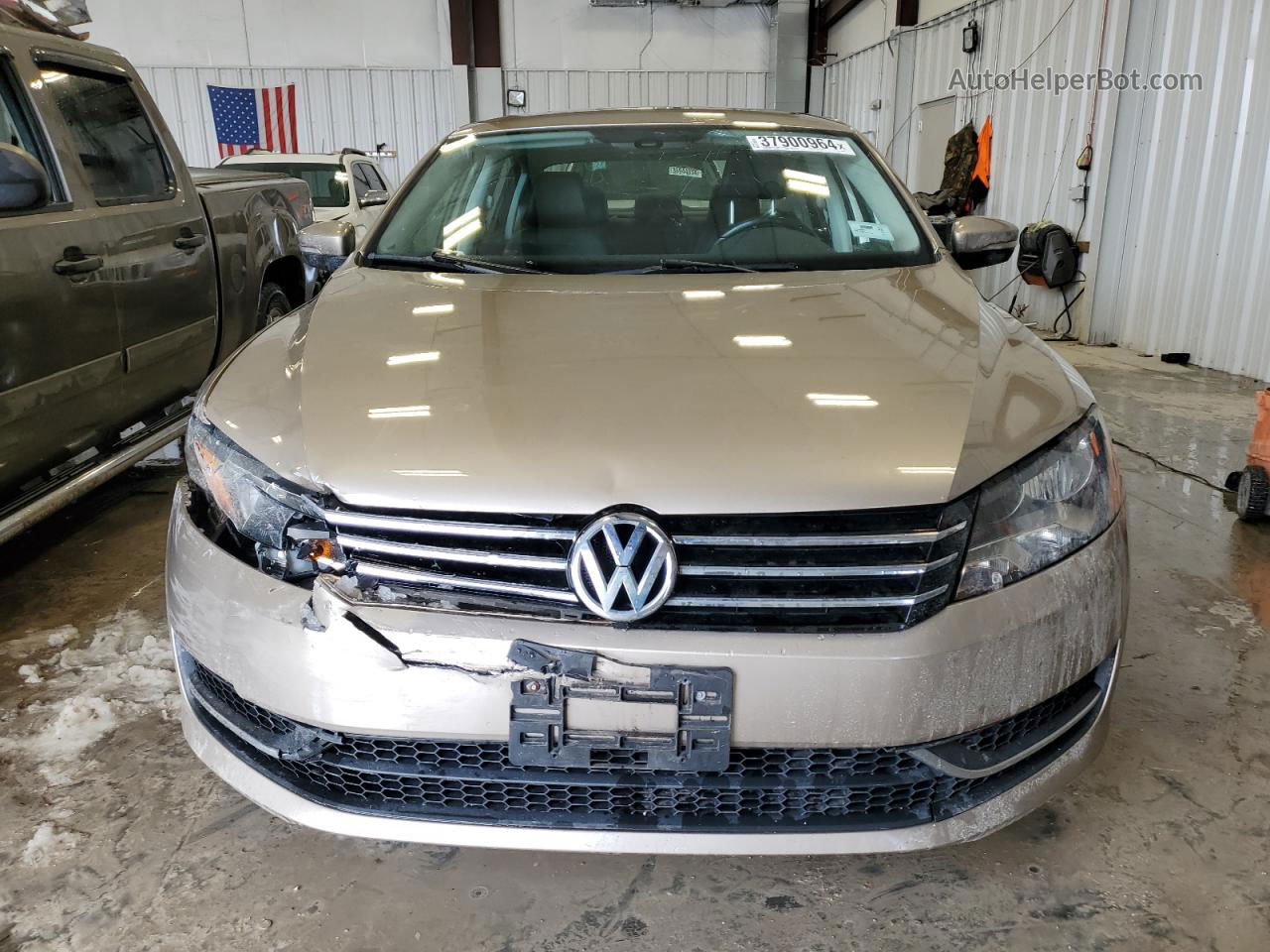 2015 Volkswagen Passat S Gold vin: 1VWAT7A31FC011669