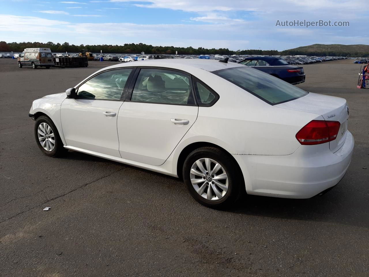 2015 Volkswagen Passat S White vin: 1VWAT7A31FC069412