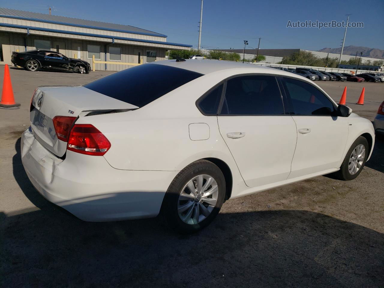 2015 Volkswagen Passat S White vin: 1VWAT7A31FC098649