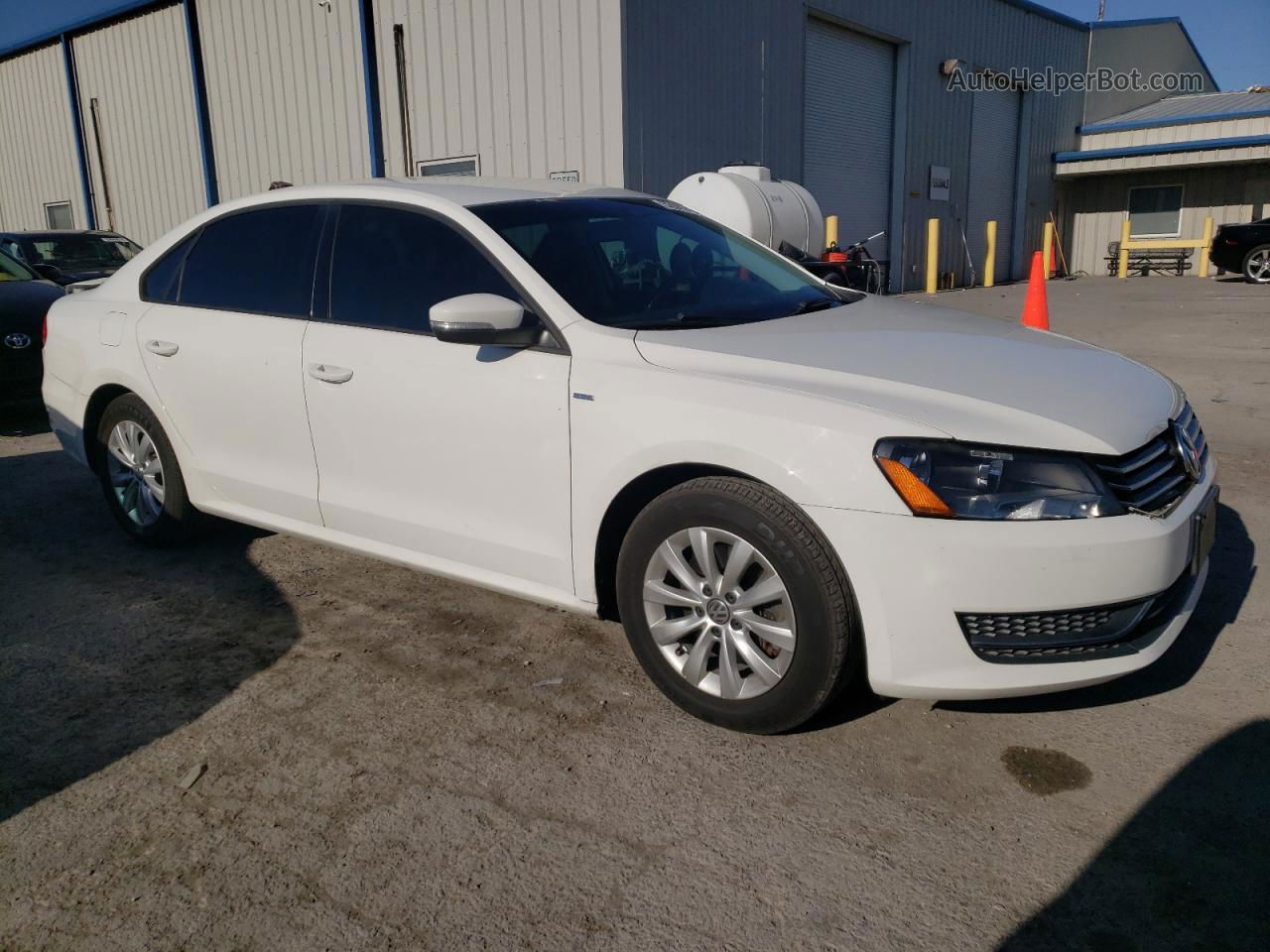 2015 Volkswagen Passat S White vin: 1VWAT7A31FC098649