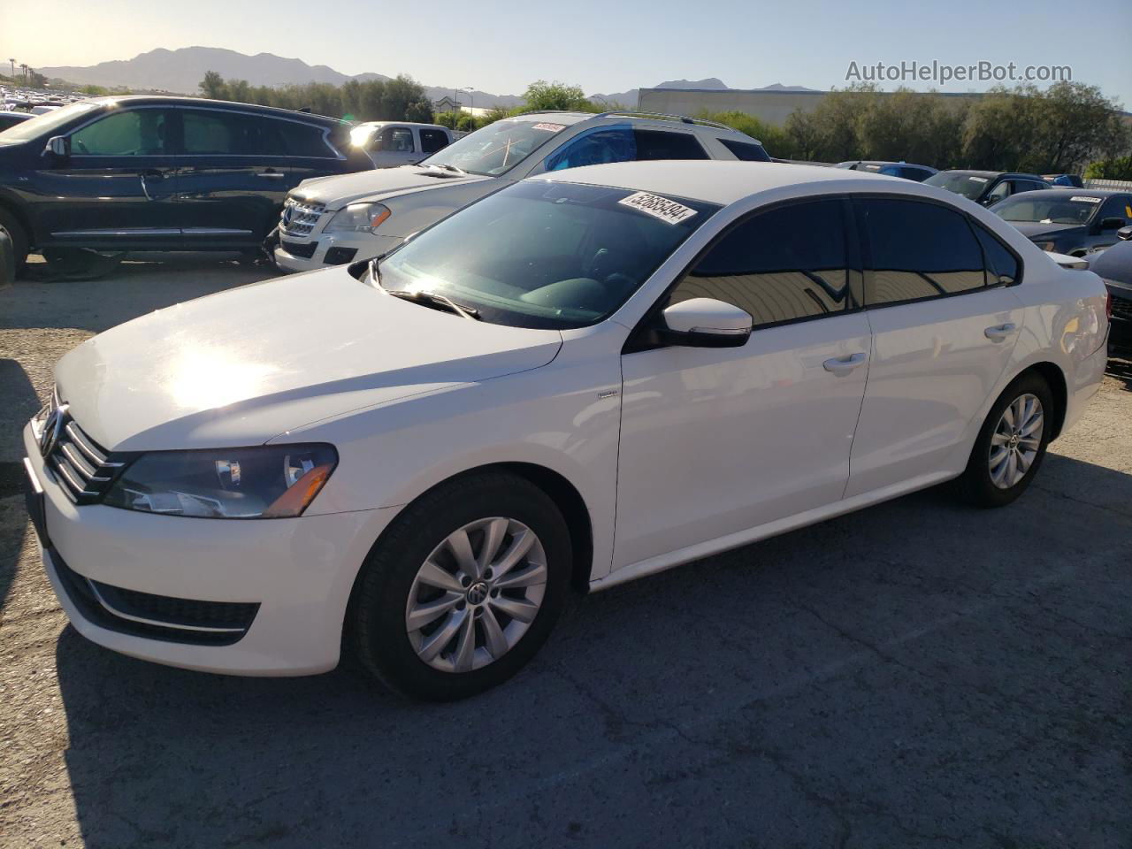 2015 Volkswagen Passat S White vin: 1VWAT7A31FC098649