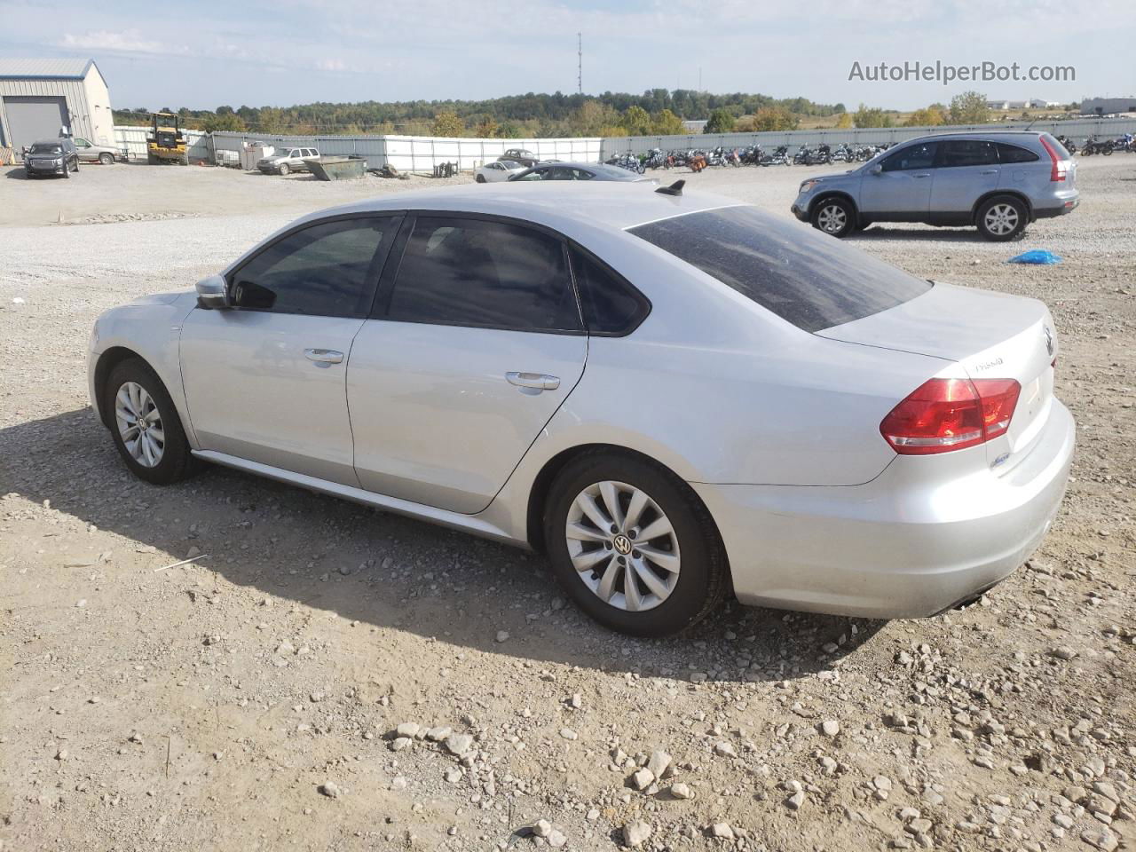 2014 Volkswagen Passat S Серебряный vin: 1VWAT7A32EC069580