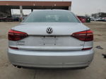 2017 Volkswagen Passat S Серебряный vin: 1VWAT7A32HC033358