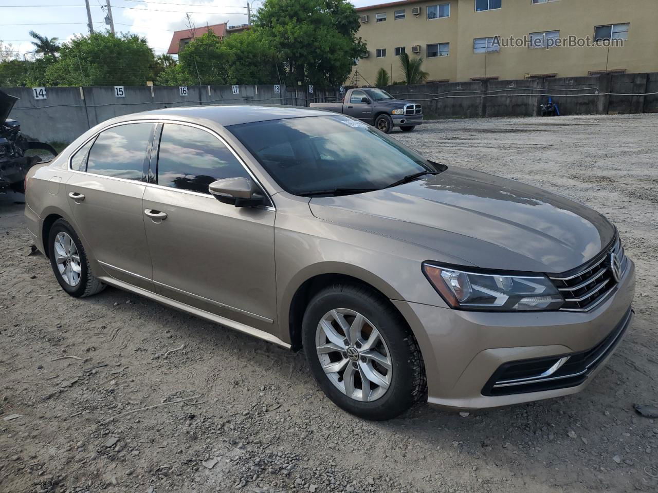 2017 Volkswagen Passat S Beige vin: 1VWAT7A32HC060608