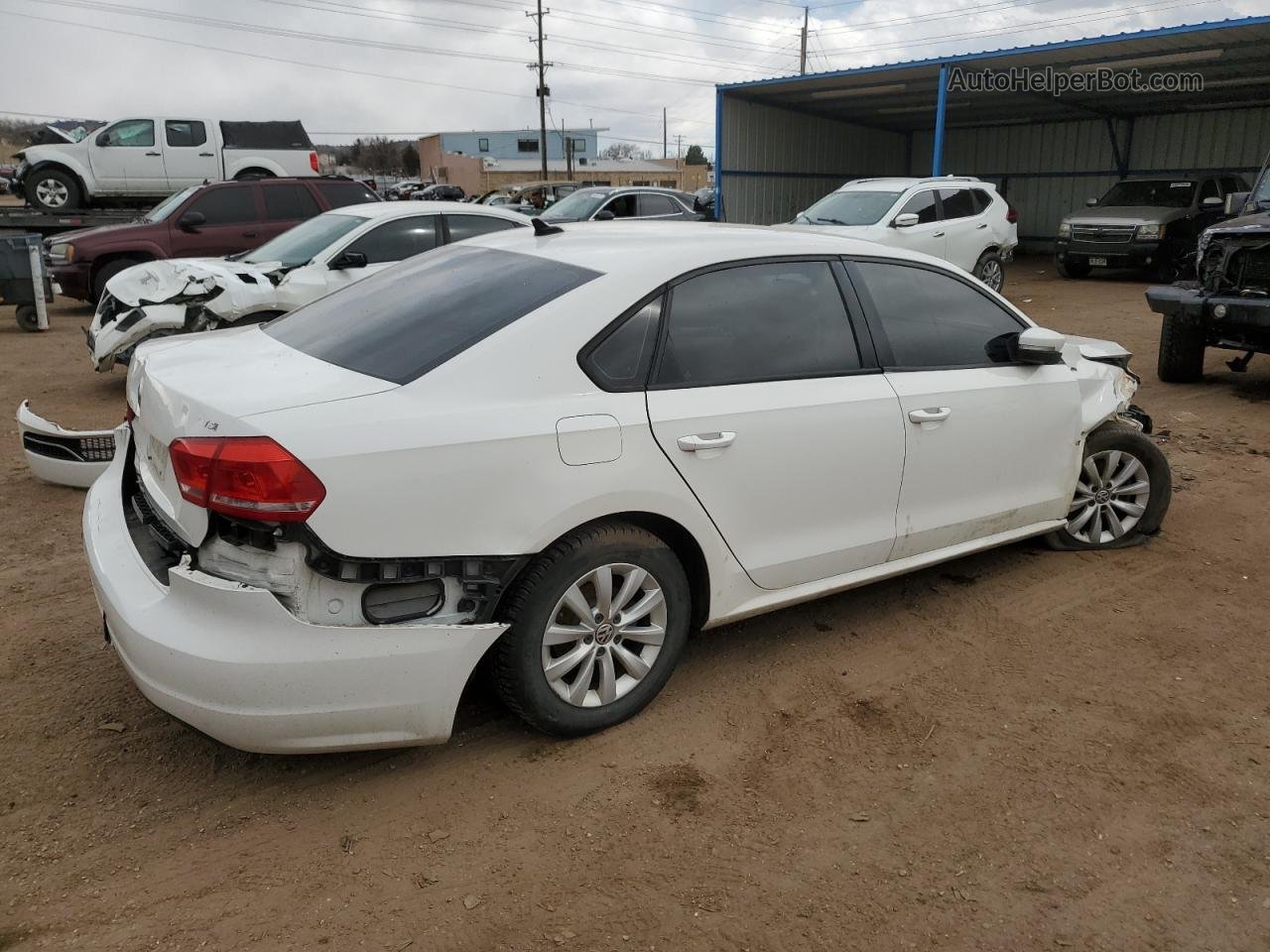 2014 Volkswagen Passat S Белый vin: 1VWAT7A33EC089000