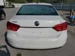 2015 Volkswagen Passat S Белый vin: 1VWAT7A33FC048352