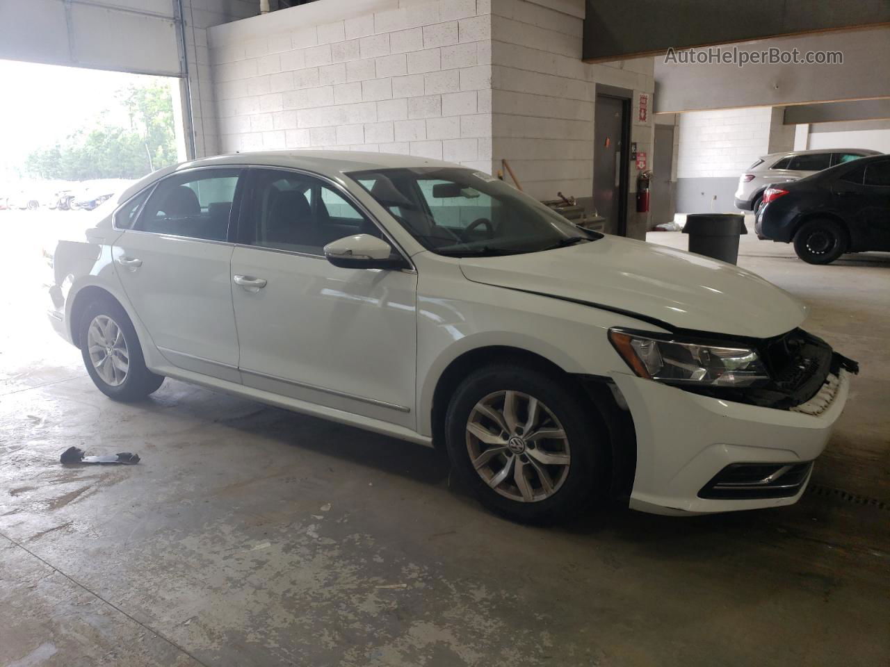 2016 Volkswagen Passat S White vin: 1VWAT7A33GC042259