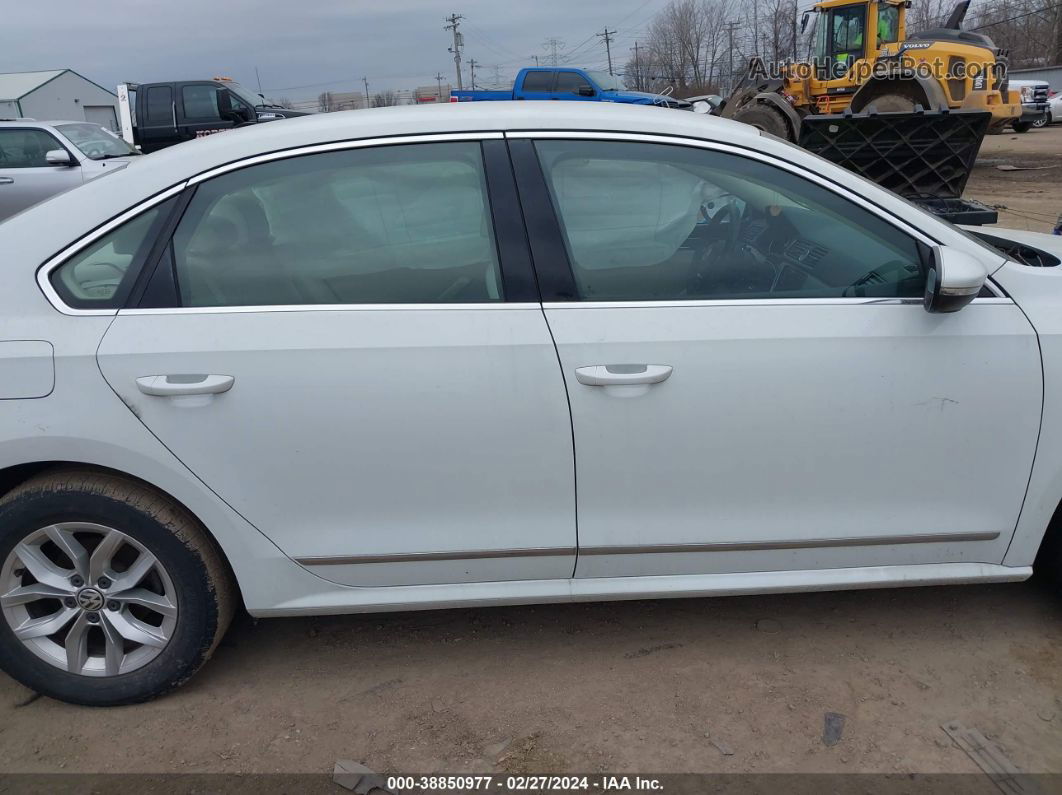 2017 Volkswagen Passat 1.8t S White vin: 1VWAT7A33HC031795