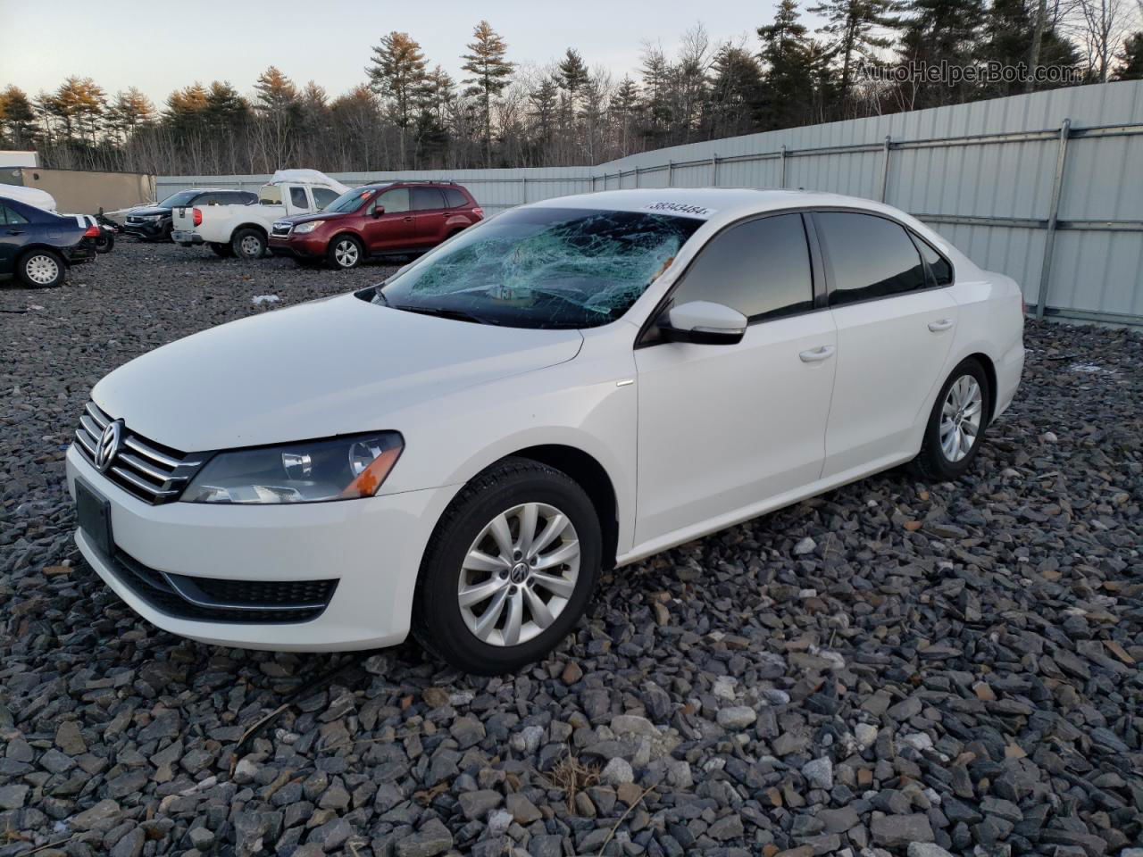 2014 Volkswagen Passat S Белый vin: 1VWAT7A34EC074523