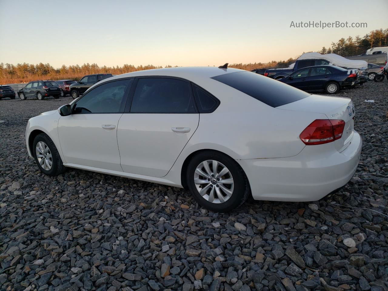 2014 Volkswagen Passat S White vin: 1VWAT7A34EC074523