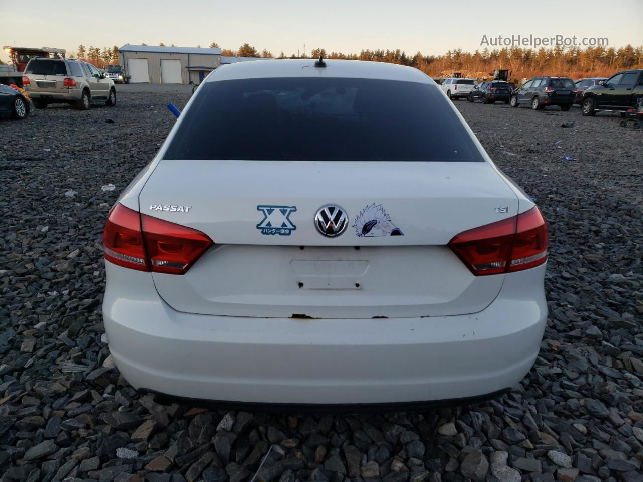 2014 Volkswagen Passat S Белый vin: 1VWAT7A34EC074523