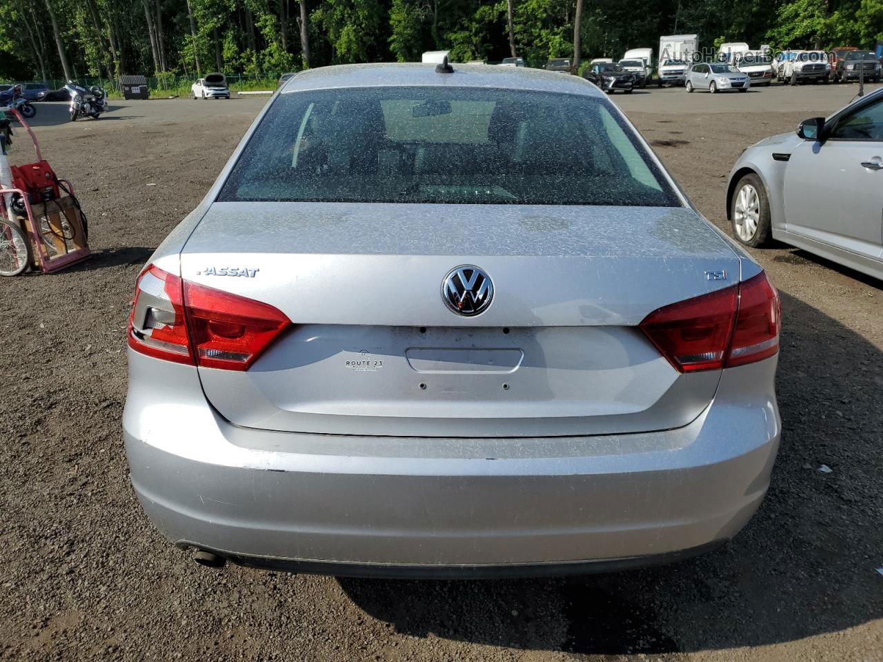 2014 Volkswagen Passat S Silver vin: 1VWAT7A34EC080161