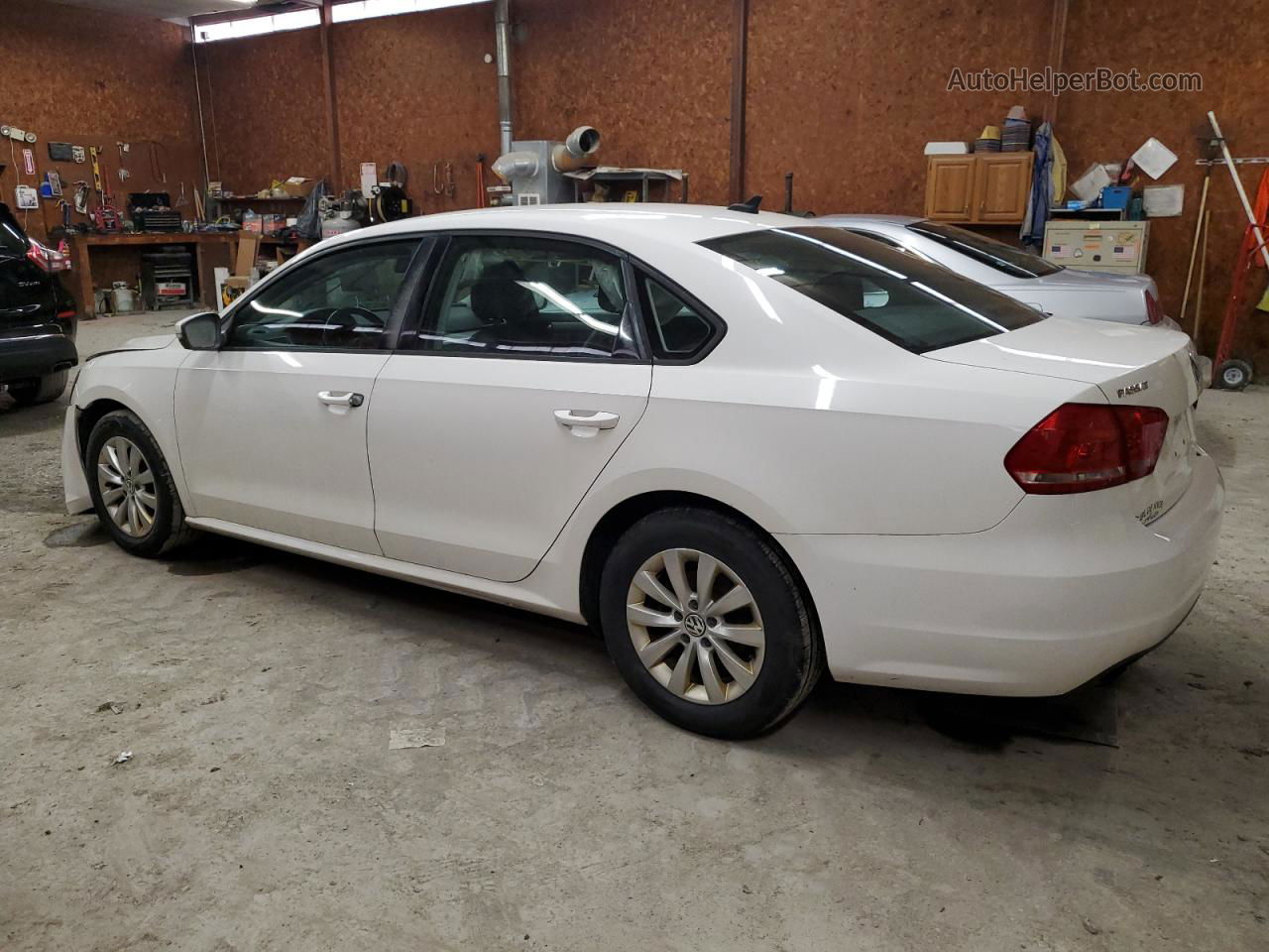 2015 Volkswagen Passat S Белый vin: 1VWAT7A34FC035335