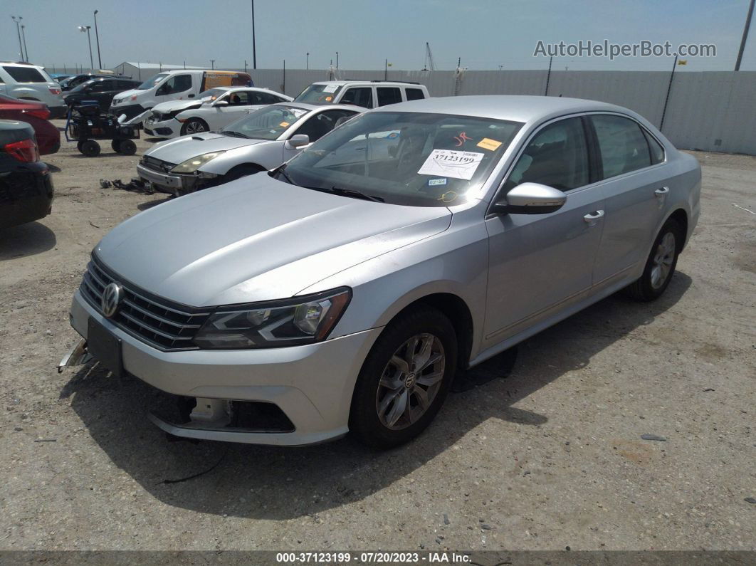 2017 Volkswagen Passat 1.8t S Серебряный vin: 1VWAT7A34HC068581