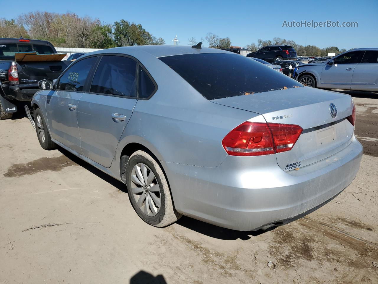 2014 Volkswagen Passat S Серебряный vin: 1VWAT7A35EC070996