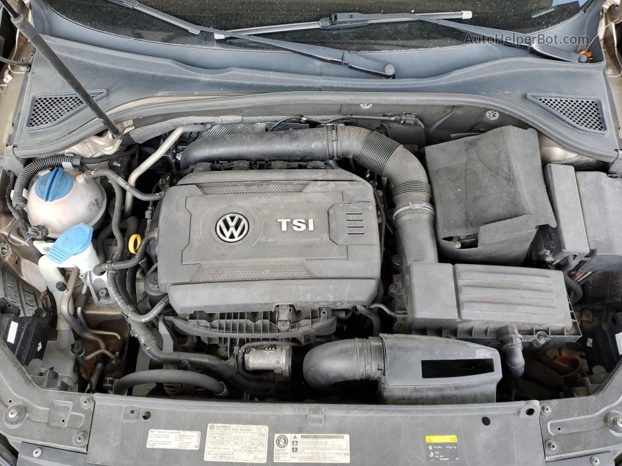 2015 Volkswagen Passat S Золотой vin: 1VWAT7A35FC040589