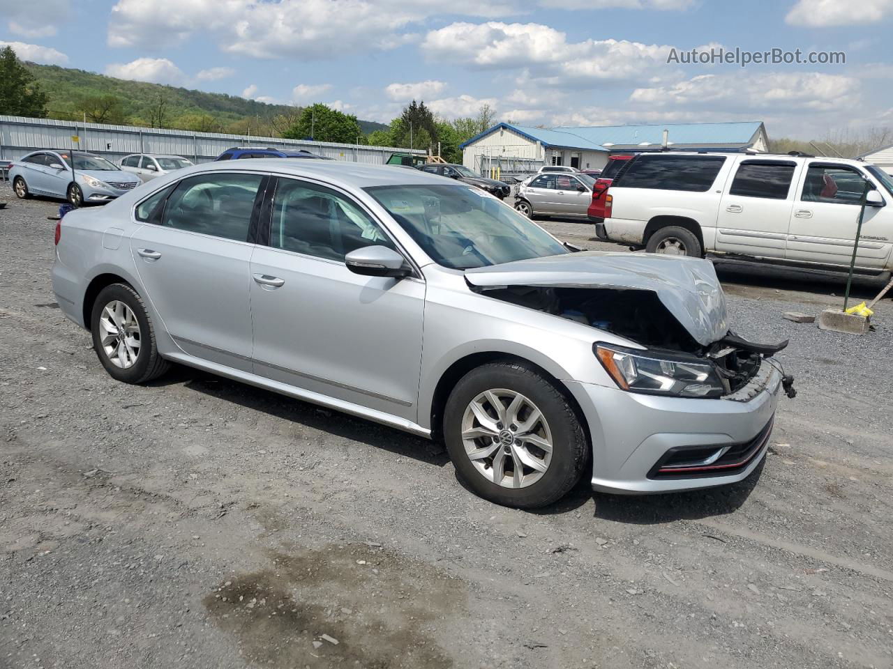 2016 Volkswagen Passat S Серебряный vin: 1VWAT7A35GC013782