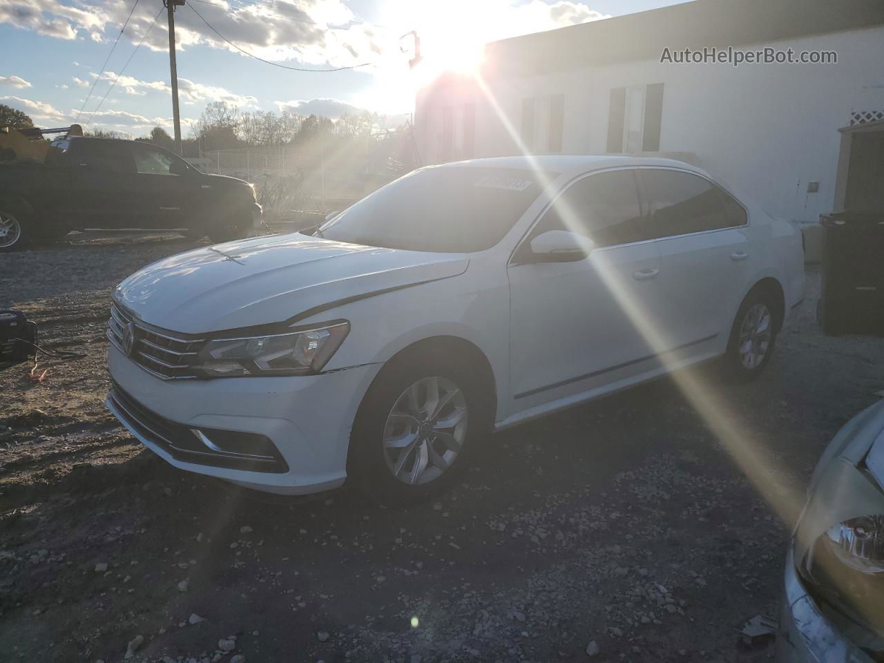 2017 Volkswagen Passat S White vin: 1VWAT7A35HC041700