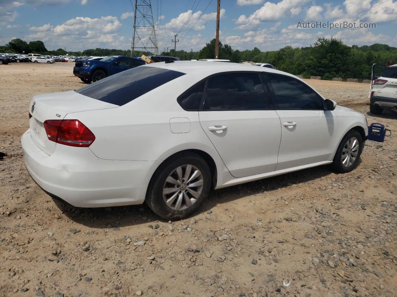 2015 Volkswagen Passat S Белый vin: 1VWAT7A36FC058857