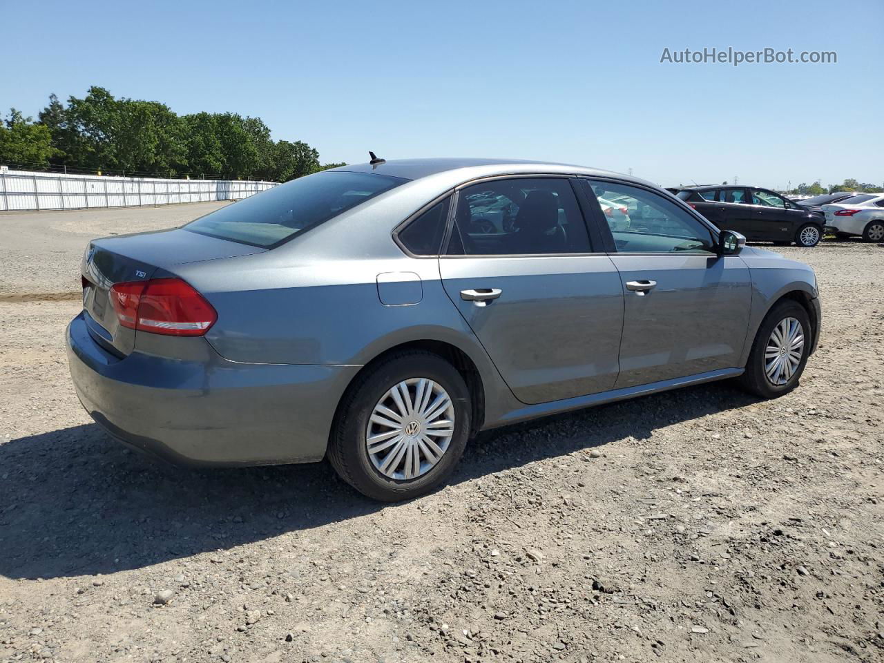 2015 Volkswagen Passat S Серый vin: 1VWAT7A36FC103067