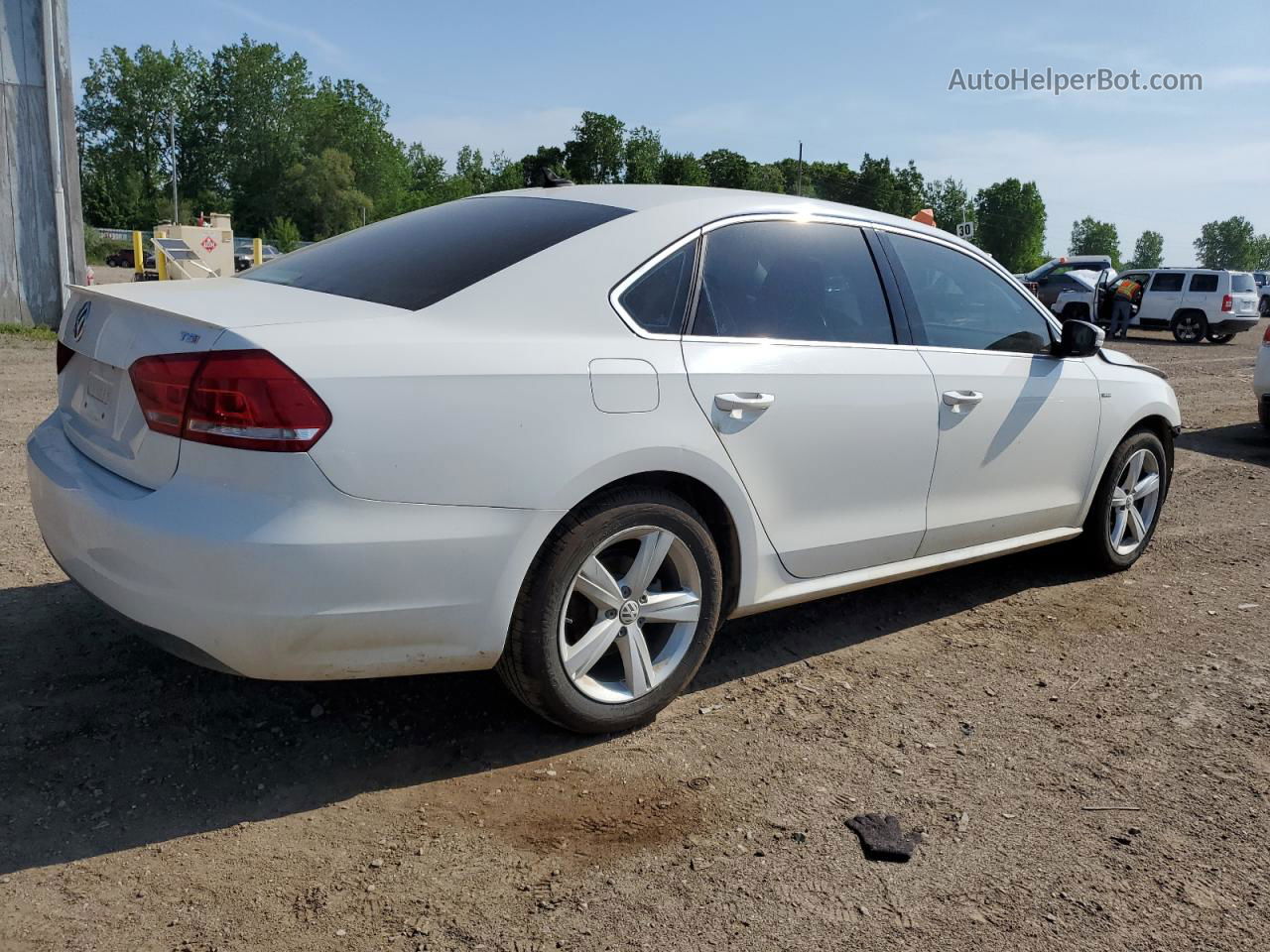 2015 Volkswagen Passat S White vin: 1VWAT7A36FC110519