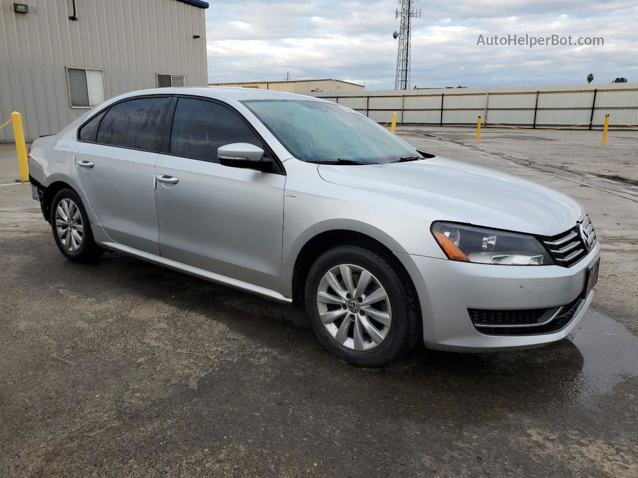 2015 Volkswagen Passat S Silver vin: 1VWAT7A37FC043266