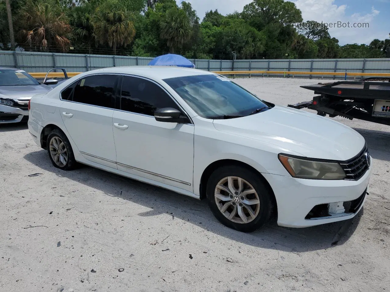 2016 Volkswagen Passat S White vin: 1VWAT7A37GC022130