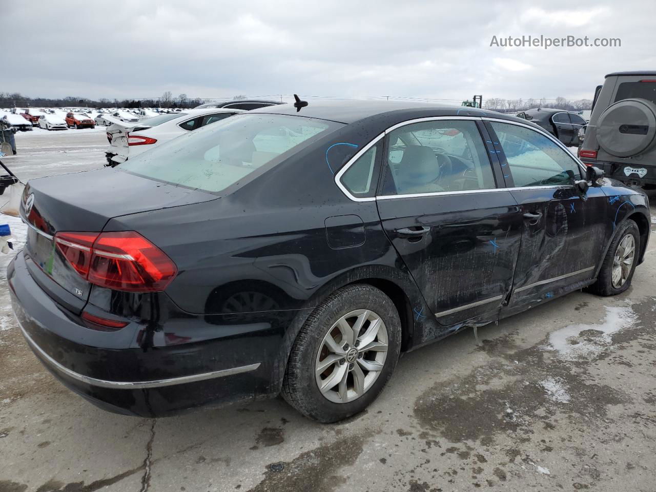 2017 Volkswagen Passat S Черный vin: 1VWAT7A37HC067702