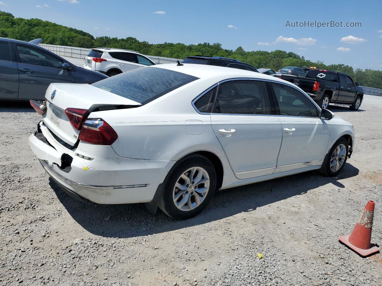 2017 Volkswagen Passat S White vin: 1VWAT7A37HC083138