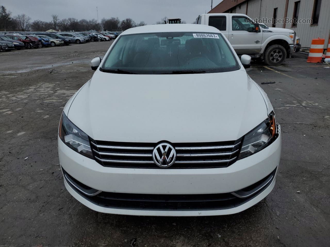 2014 Volkswagen Passat S Белый vin: 1VWAT7A38EC067834