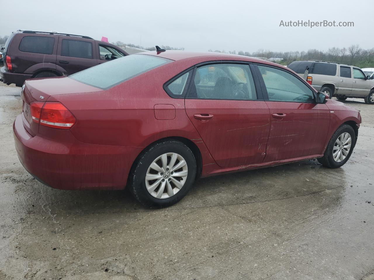 2015 Volkswagen Passat S Red vin: 1VWAT7A38FC014343