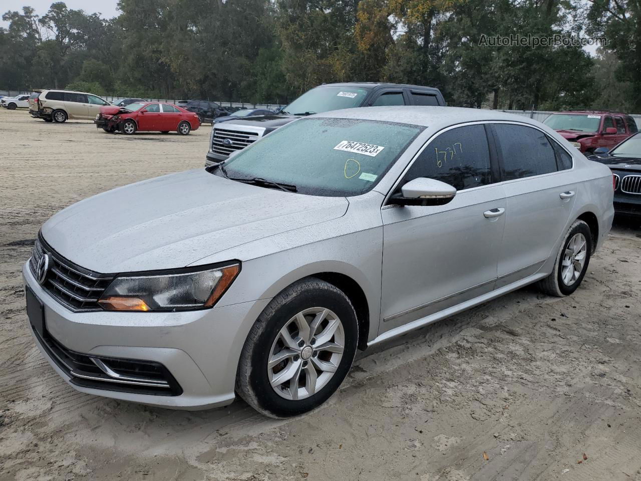 2016 Volkswagen Passat S Серебряный vin: 1VWAT7A38GC023416