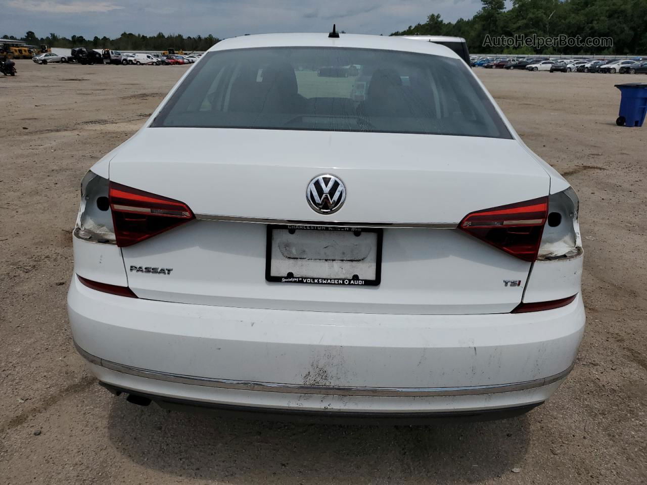 2017 Volkswagen Passat S White vin: 1VWAT7A38HC000641