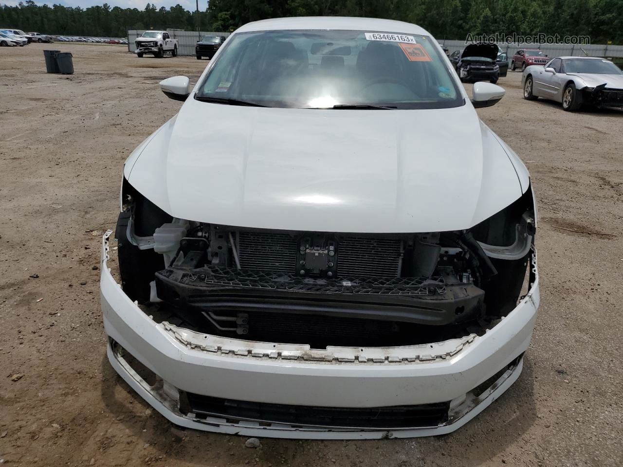 2017 Volkswagen Passat S White vin: 1VWAT7A38HC000641