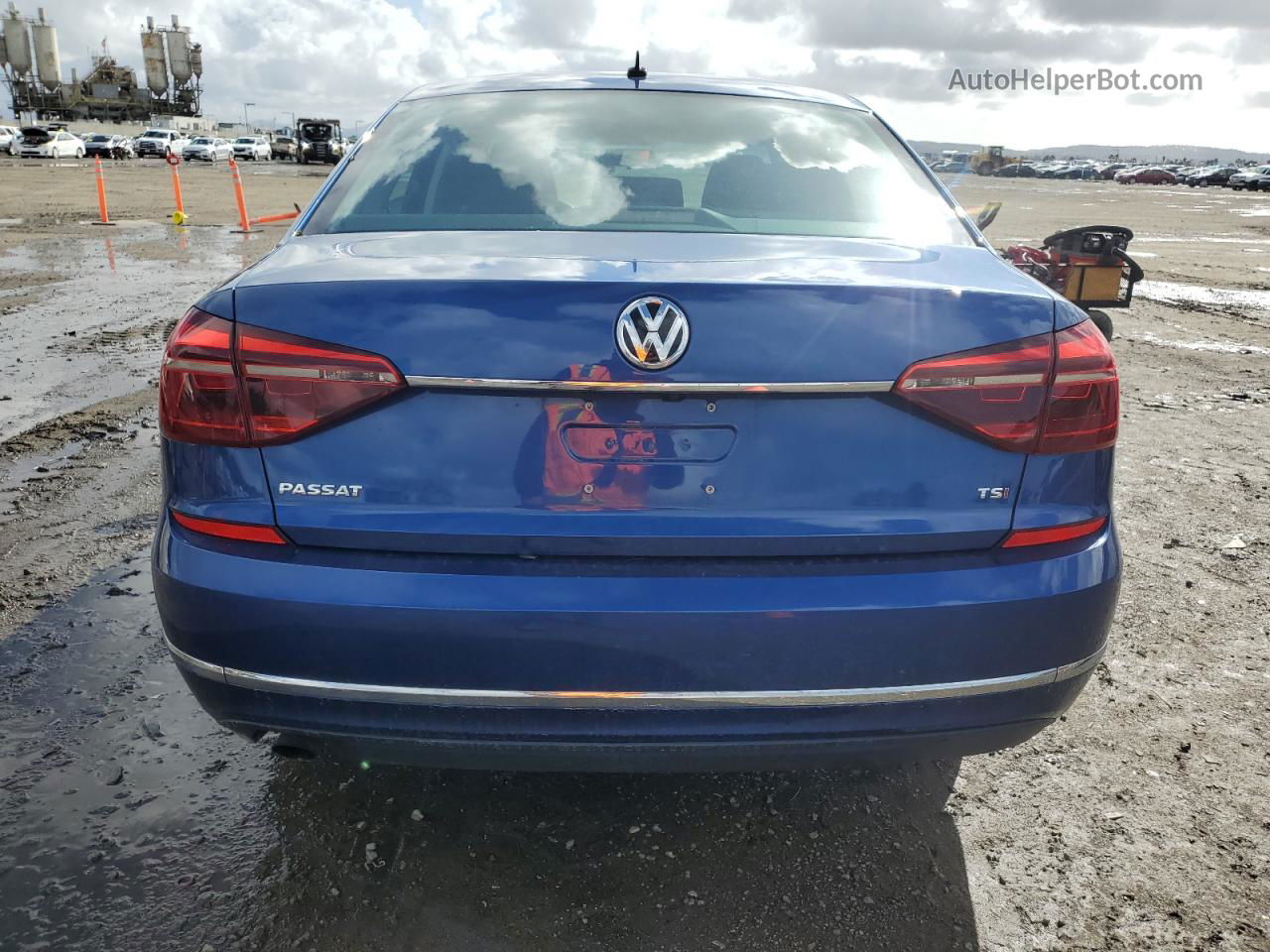 2017 Volkswagen Passat S Синий vin: 1VWAT7A38HC053274