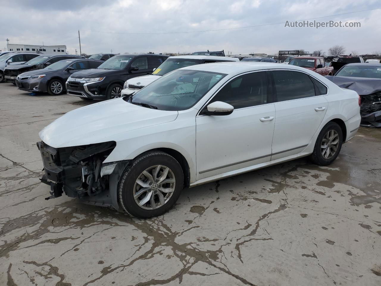 2017 Volkswagen Passat S White vin: 1VWAT7A38HC075646