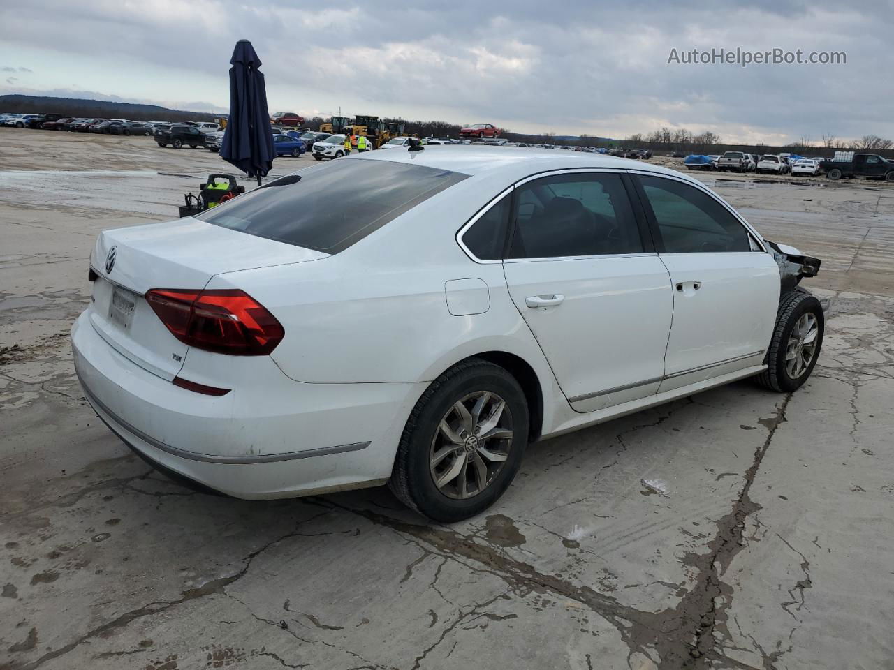 2017 Volkswagen Passat S White vin: 1VWAT7A38HC075646