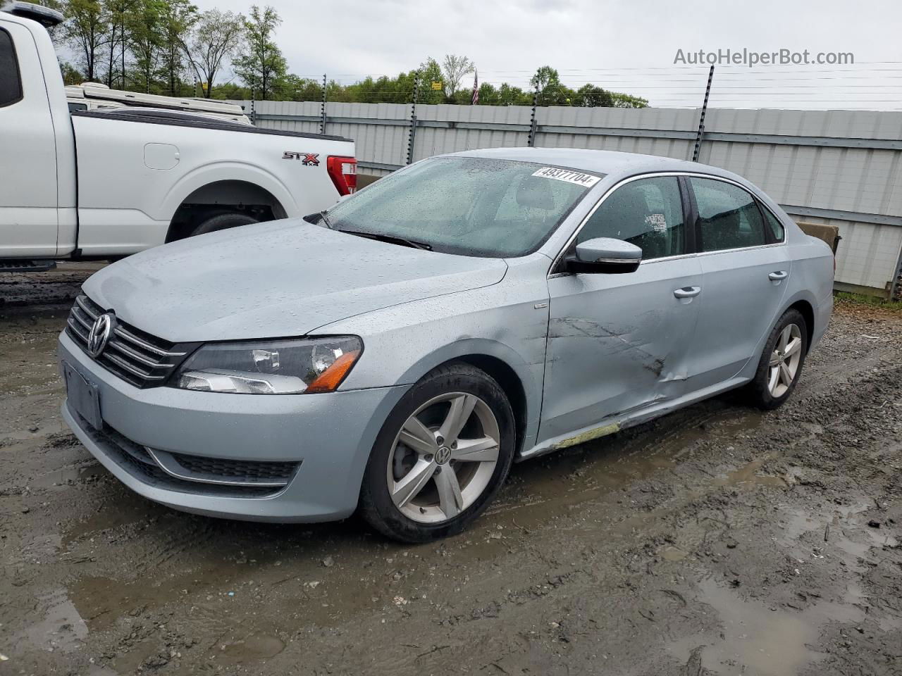 2014 Volkswagen Passat S Серебряный vin: 1VWAT7A39EC031442