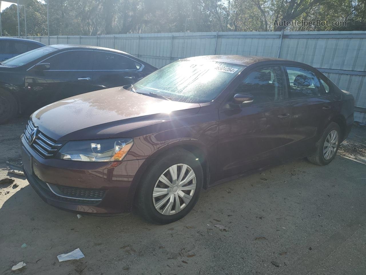 2014 Volkswagen Passat S Темно-бордовый vin: 1VWAT7A39EC037077