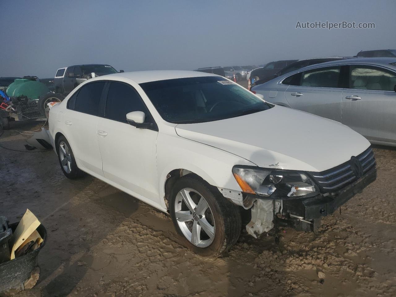 2014 Volkswagen Passat S White vin: 1VWAT7A39EC050685