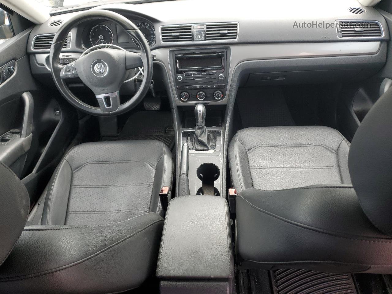 2014 Volkswagen Passat S Черный vin: 1VWAT7A39EC100663