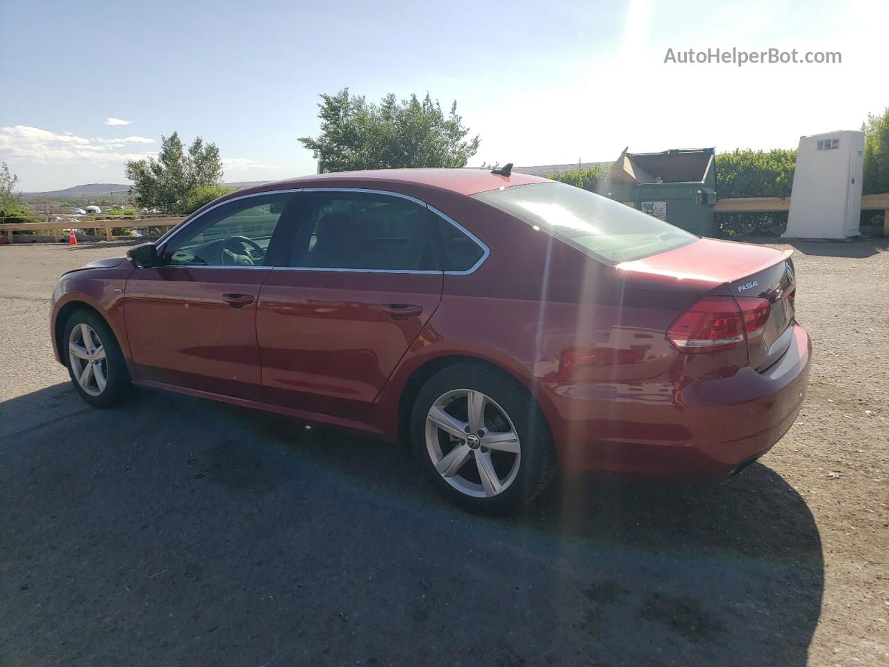 2015 Volkswagen Passat S Красный vin: 1VWAT7A39FC102933