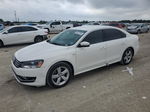 2015 Volkswagen Passat S Белый vin: 1VWAT7A39FC115925