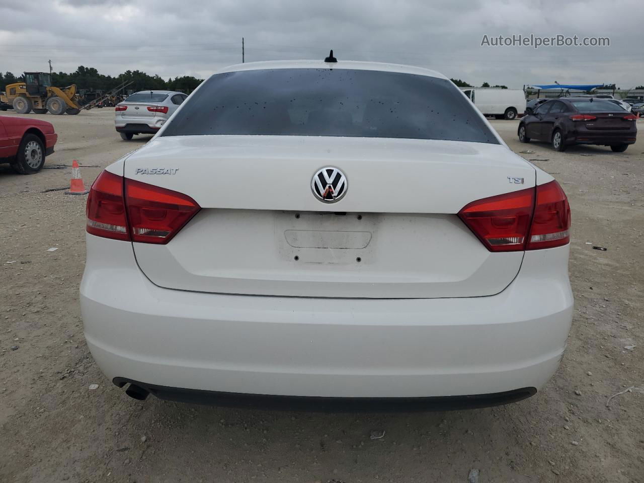 2015 Volkswagen Passat S White vin: 1VWAT7A39FC115925