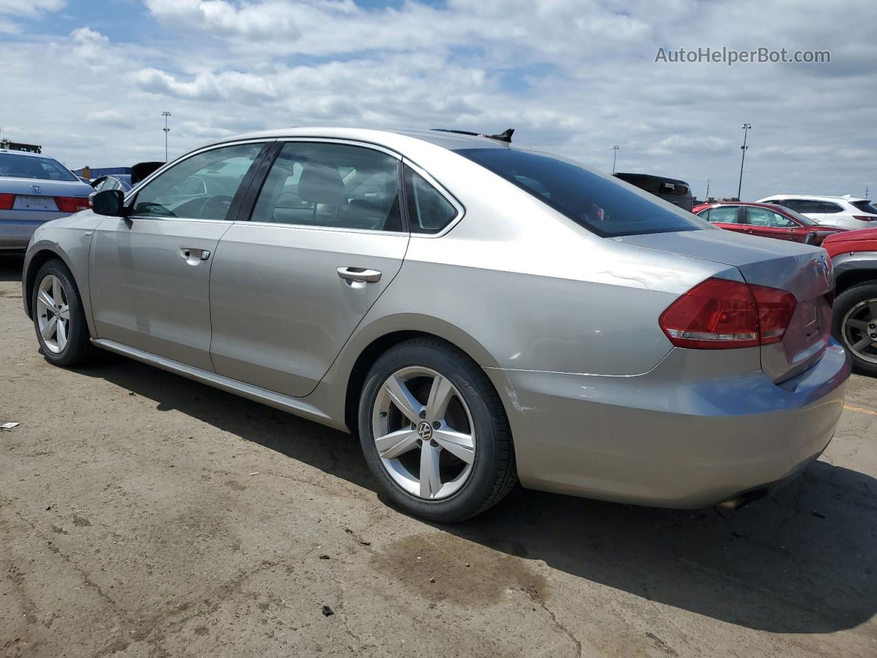 2014 Volkswagen Passat S Silver vin: 1VWAT7A3XEC040683