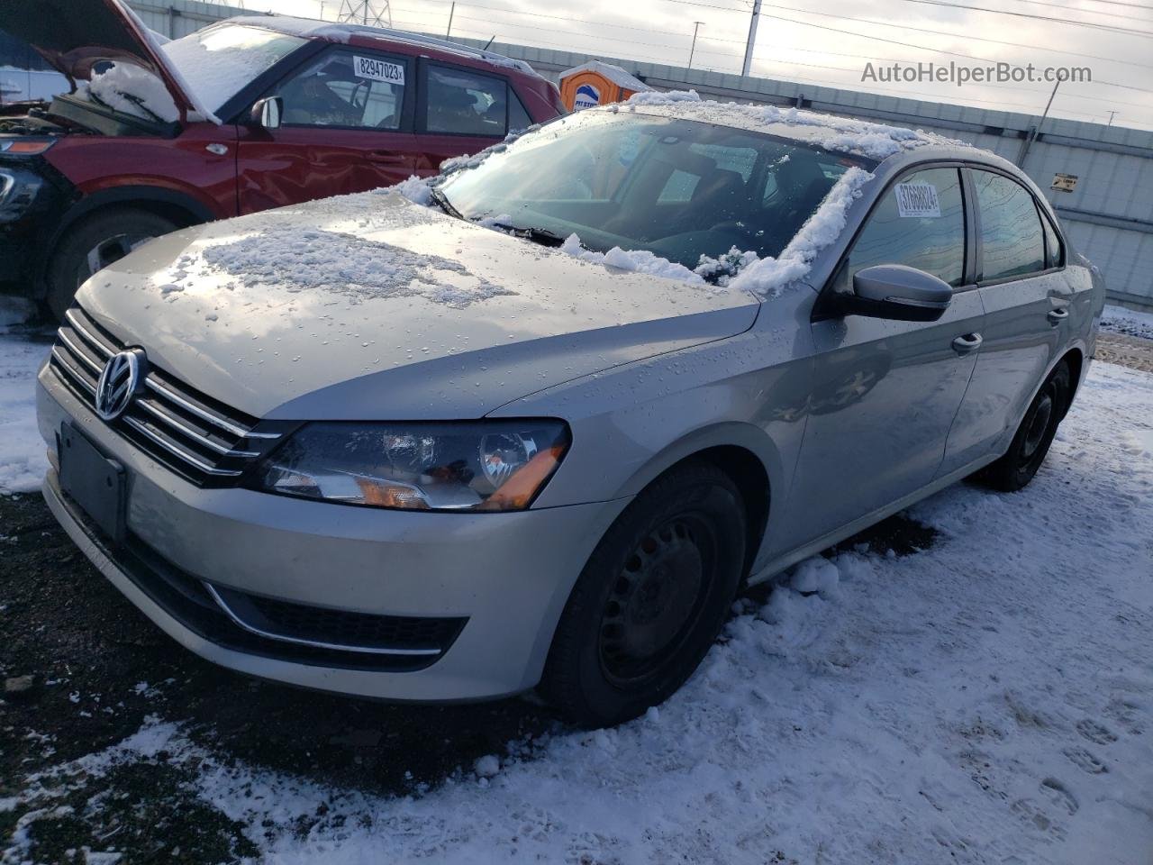 2014 Volkswagen Passat S Серый vin: 1VWAT7A3XEC047696