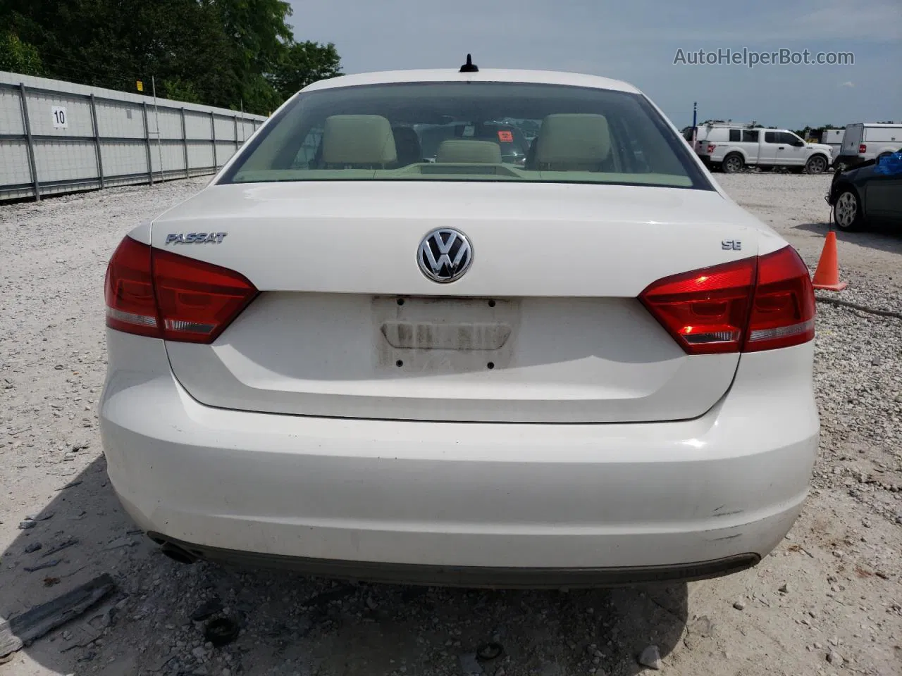 2013 Volkswagen Passat Se White vin: 1VWBH7A34DC056110