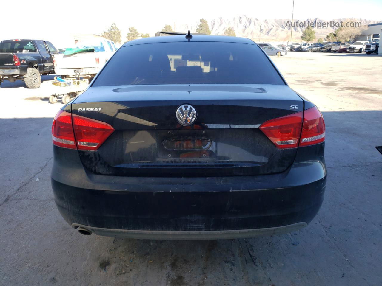 2013 Volkswagen Passat Se Black vin: 1VWBH7A36DC026798