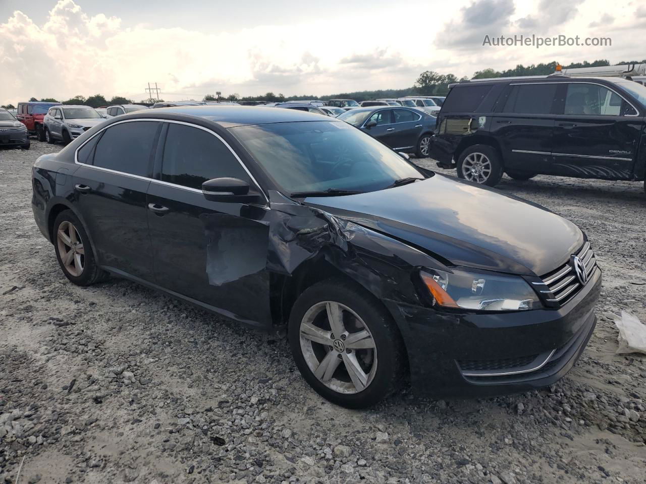 2013 Volkswagen Passat Se Black vin: 1VWBH7A37DC083141